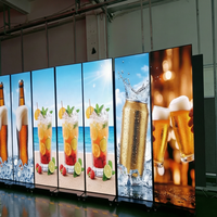 Écran publicitaire numérique autonome sur roulettes avec affichage LED mobile intérieur personnalisé pour les entreprises, les magasins et les centres commerciaux