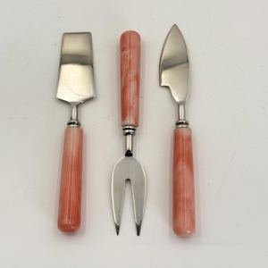 ชุดมีดชีสสแตนเลสจากผู้ผลิตที่เชื่อถือได้ พร้อมด้ามจับเรซิ่น สำหรับตัดและปาดชีส - Product Image 4