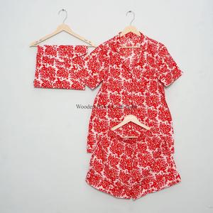 Ensemble de pyjama élégant en coton 100% imprimé au bloc, motif floral, fait main, respirant, à manches courtes, pour femmes, idéal pour l'été indien. - Product Image 5