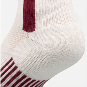 Chaussettes de football montantes marron et blanches avec rayures jaunes, respirantes, tricotées pour adultes, pour le sport printanier - Product Image 6