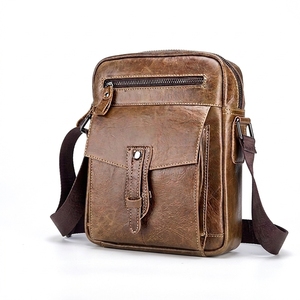Sac messager vintage en cuir véritable fait main grande capacité, sac à bandoulière décontracté pour homme, sac de voyage brodé avec lettres - Product Image 3