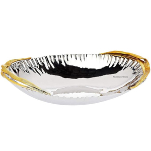 Bandeja Moderna Ovalada Plateada con Diseño Martillado y Asa Única en Forma de Hoja Dorada, Ideal para Restaurantes y Servicios de Catering - Product Image 2