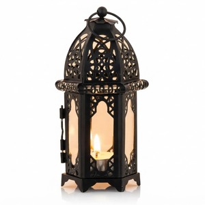Lanterne en fer noir avec un design ajouré complexe pour la décoration de la maison - Product Image 1