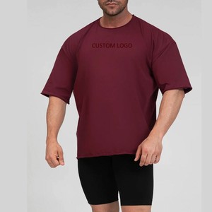 Camiseta de Manga Corta para Hombre, Cuello Redondo, Corte Regular, Tejido de Poliéster, Color Granate, Secado Rápido, Logotipo Frontal con Impresión por Transferencia Térmica, OEM - Product Image 3