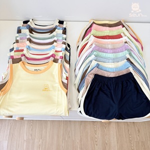 Ensemble de vêtements pour enfants style coréen unisexe, débardeur respirant en viscose, haute qualité, fabrication vietnamienne, confort toute la journée - Product Image 1