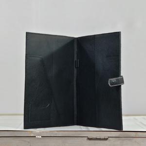 Estuche Portafolio Portátil de Cuero Genuino Impermeable de Moda con Diseño Artístico de Vaca y Accesorio Decorativo Colorido para el Borde - Product Image 2