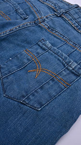 Pantalones vaqueros de mezclilla ajustados de moda para mujer, jeans azules lavados de talla grande, pantalones acampanados para mujer, pantalones vaqueros con logo personalizado en venta - Product Image 6