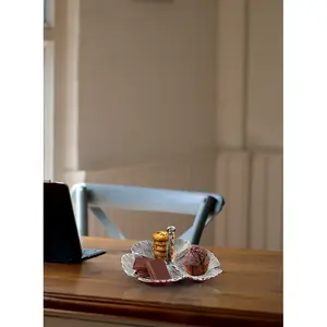 Plateau en métal artisanal haut de gamme pour l'exportation, élégant plateau en métal pour la décoration de table et la salle à manger, plaqué, Zahid Exports, sûr. - Product Image 2