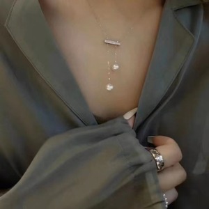 สร้อยคอไข่มุกน้ำจืดสีเงินบริสุทธิ์พร้อมการออกแบบให้ดึงออกได้หลากหลายรูปทรงกลม - Product Image 3