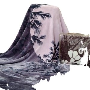 Prix usine 100% Polyester en relief Style coréen PLAIN 200*240 1kg-8kg Couvertures en vison super doux par HARSHIT INTERNATIONAL - Product Image 1