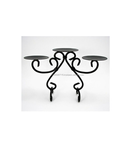 Candelabros de hierro de alta resistencia Vintage para bodas, eventos góticos o como centro de mesa atemporal en espacios de comedor de lujo - Product Image 1