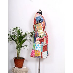 Kimono de Seda Bohemio Hecho a Mano en India con Parches Kantha, Elegante Ropa de Playa y Dormir para Mujer, Transpirable, con Cinturón y Lazos Delanteros - Product Image 5