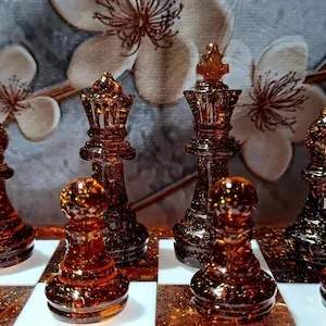 Échiquier sportif artistique en résine fait main Belladec avec résine époxy de haute qualité et des motifs classiques - Product Image 2