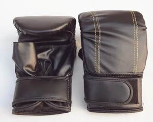 ถุงมือชกมวยหนังพรีเมียม สำหรับฝึกซ้อมและแข่งขัน น้ำหนักเบา ระบายอากาศได้ดี ปิดด้วยแถบตีนตุ๊กแก รับสกรีนโลโก้ ทนทาน XERET SPORTS - Product Image 2