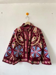 Chaqueta de terciopelo granate hecha a mano para mujer, con bordado Suzani, estilo bohemio vintage, floral, de manga larga, abrigo de invierno. - Product Image 5