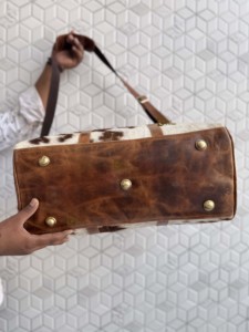 Bolsa de Viaje de Cuero Auténtico, Multiusos, Hecha a Mano, Unisex, Tamaño Grande, con Pelo de Vaca - Product Image 4