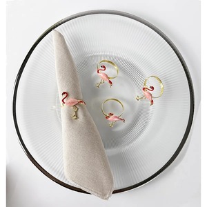Ronds de serviette au design flamant rose exquis, idéaux pour la décoration de table, les hôtels, les cafés, les mariages et les dîners haut de gamme, en provenance d'Inde. - Product Image 3