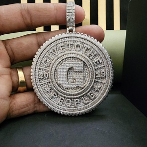 จี้เพชรโมอิสซาไนต์แท้แบบหรูหรา ประดับตัวอักษรตามสั่ง สไตล์ฮิปฮอป ชุบโรเดียม ชุบทอง 18K เงินแท้ 925 - Product Image 2