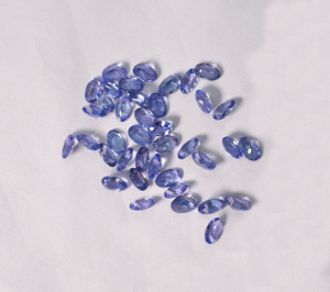 Tanzanite naturelle taille ovale 5x3 mm, pierre précieuse semi-précieuse calibrée pour la fabrication de bijoux - Product Image 1