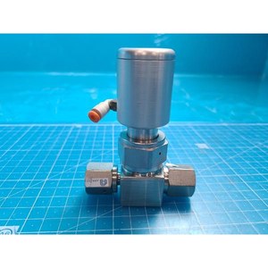 Swagelok SS-BNV51-DU-C Bellows-<b>Sealed</b> Pneumatic Valve Used As Is Legacy Semiconductor Equipment Parts - Product Image 1