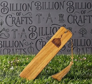 Marque-pages en bois faits main avec logo personnalisé, pompon et incrustation élégante en résine, idéaux pour les cadeaux (vente en gros) - Product Image 5