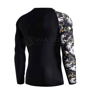 Camiseta de Compresión Avanzada Diseñada para la Recuperación Física, Diseño Ajustado con Tecnología de Control de Humedad - Product Image 5