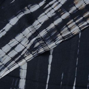 เสื้อเชิ้ตผ้าคอตตอนทอมือ120gsm มัดย้อมผ้าฝ้ายออร์แกนิคสีดำธรรมชาติเป็นมิตรกับสิ่งแวดล้อม - Product Image 4