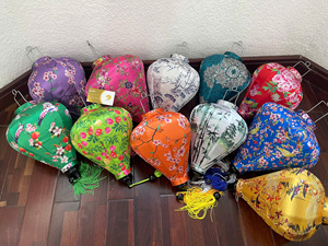 Lanterne en bambou suspendue d'extérieur, grande lanterne de festival, lettres rouges, forme de diamant, style traditionnel fait main, fabriquée au Vietnam - Product Image 6