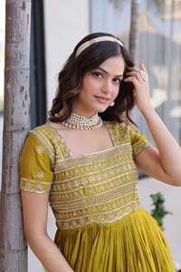 ชุดเดรสผ้าไหม HO แบบดั้งเดิมของอินเดีย ประดับด้วยเลื่อมและงานปักดิ้นทอง เหมาะสำหรับงานเลี้ยงฉลองและงานแต่งงานสำหรับผู้หญิง - Product Image 4