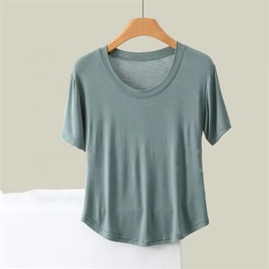 เสื้อยืดผู้หญิงสีขาว คอกลม แขนสั้น ผ้าเรียบ ทรงปกติ สวมใส่สบาย ผ้าถัก ระบายอากาศได้ดี ทำจากผ้าฝ้าย - Product Image 3