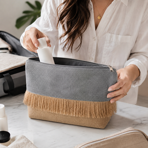 Pochette de toilette en toile de jute grise à franges, 225 GSM, en coton recyclé laminé, avec fermeture éclair, 28x16x5 cm, logo personnalisé, commandes en gros - Product Image 5