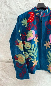 Nouvelle veste en velours bleu sarcelle brodée Suzani pour femme, motif oiseaux et fleurs, style folklorique, idéale pour les festivals - Product Image 6