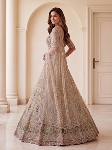 Lehenga Choli de Fiesta Bordado de Primera Calidad con Dupatta Estampada para Novia, Lehenga Choli Pakistaní - Product Image 2