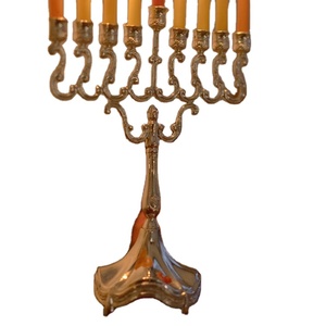 Bougeoir Menorah personnalisé fait à la main en métal argenté forme personnalisée de style Ins unique pour décoration de table de mariage/Noël - Product Image 1