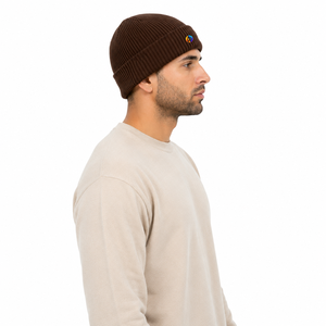 Gorro de punto para hombre diseñado con tejido suave, ajuste cómodo, cobertura cálida y textura acanalada para atuendos casuales de invierno y actividades al aire libre. - Product Image 2