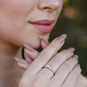 Anillo de Boda Elegante de Oro Fino con Diamantes para Mujer, Diseñado para un Estilo Más Vendido, para Moda Diaria o Atuendos de Lujo - Product Image 5