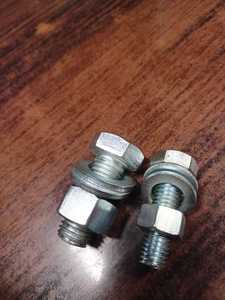 สกรูหัวหกเหลี่ยมพร้อมน็อตและแหวนรอง - Product Image 4