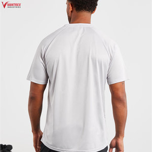เสื้อยืดออกกำลังกายพรีเมียมสำหรับผู้ชาย แขนสั้น แห้งเร็ว เหมาะสำหรับเล่นกีฬา ซับเหงื่อ ระบายอากาศได้ดี ผลิตจากไมโครไฟเบอร์ - Product Image 3