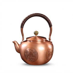 Bouilloire à thé en cuivre pur avec motif en relief cerf et chauve-souris porte-bonheur, poignée en rotin, vintage, de collection, pot à eau bouillante, fabrication artisanale - Product Image 1