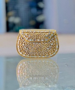 Sac à main cylindrique en résine multicolore et laiton fait main avec chaîne pour les occasions festives et les soirées - Product Image 4