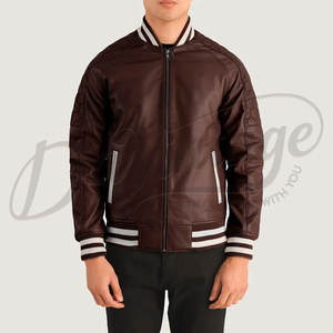Chaqueta Bomber de Cuero Marrón para Hombre con Mangas Acolchadas en Forma de Panal y Puños Acanalados a Rayas, Prenda Deportiva Premium - Product Image 3