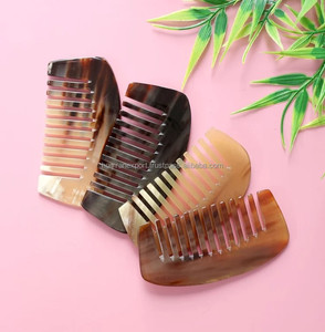 หวีแตรฟัน Gap ป้องกันไฟฟ้าสถิตย์ธรรมชาติแบบส่วนบุคคล, หวีกระเป๋าชื่อที่กําหนดเอง, ชื่อที่กําหนดเองของแบรนด์ของคุณ - Product Image 1