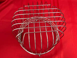 Panier à fruits en métal à base large avec un design pliable écologique pour contenir des produits variés, accès facile et flux d'air libre - Product Image 5