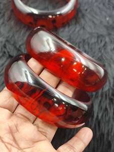 Brazalete Clásico de Resina Transparente |   Joyería hecha a mano para mujer, pulsera de resina botánica natural única, regalo de moda hecho a mano por HWC - Product Image 5