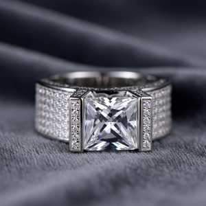 Bague pavée en moissanite taille princesse 2 carats scintillante pour femme, en argent 925 original, cadeau surprise pour partenaire (pour homme) - Product Image 1