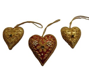 Adorno Navideño Colgante en Forma de Corazón, Hermoso y de Alta Venta, de la Última Colección de la India, con Gráficos Bordados - Product Image 2