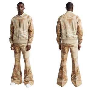 Chándal Urbano para Hombre con Diseño de Arte Desértico y Estilo Moderno - Product Image 2