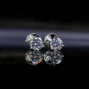 Pendientes Clásicos de Diamantes Redondos con Corte Brillante, Engaste de Puntas, Cierre de Rosca, Joyería de Boda para Mujer - Product Image 1