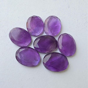 Gema de Amatista Natural con Corte Facetado y Base Plana Calibrada |   Piedra Suelta de Forma Ovalada para la Elaboración de Joyas - Product Image 1