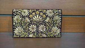 Pochette de créateur pour femmes fermeture éclair toile de qualité supérieure fil Zari broderie perle et gemme perles élégante chaîne Accent finition Luxe - Product Image 3